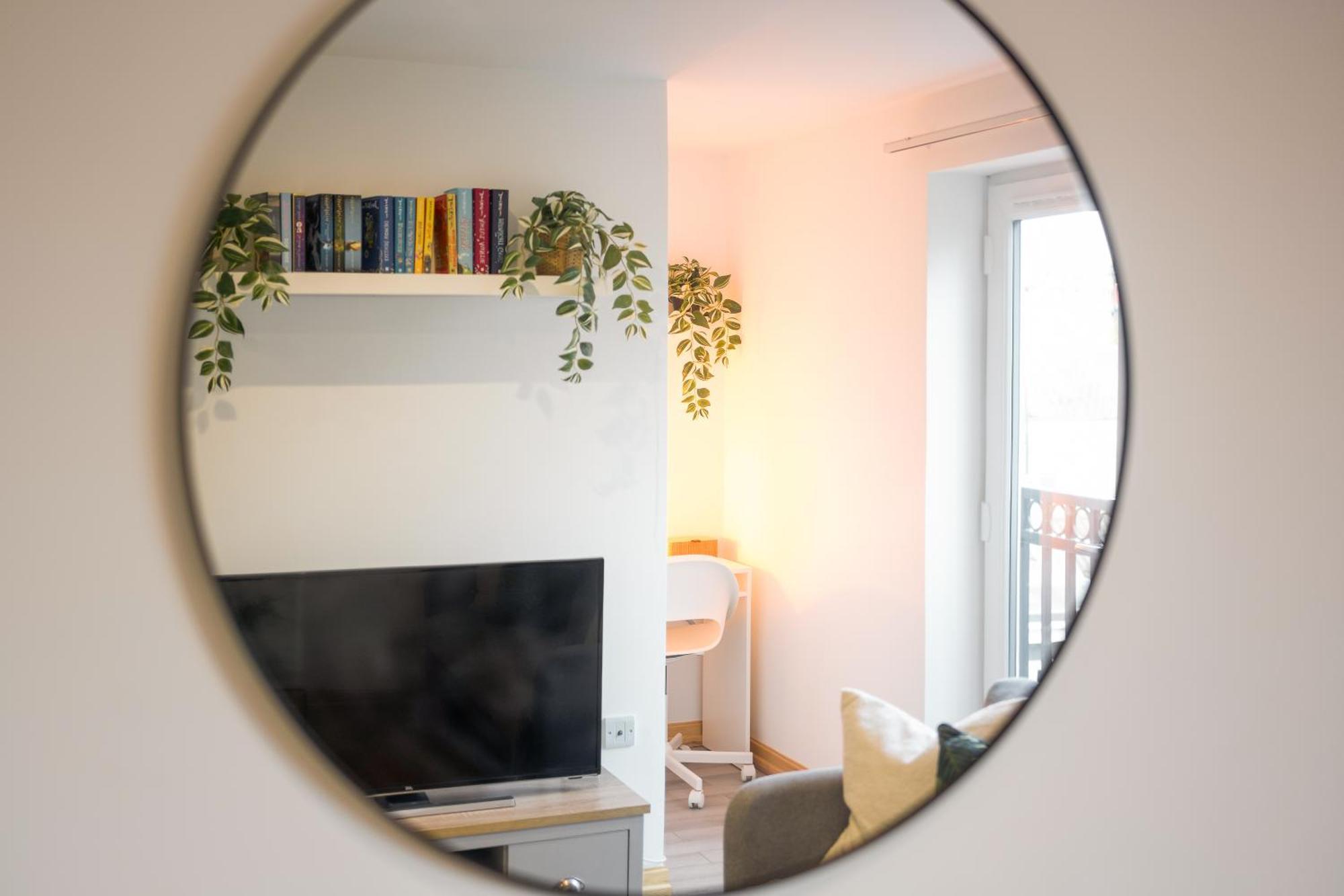 Large, Newly Renovated, Three Bedroom Town Centre Split Level Apartment With Free Parking, Sleeps Seven - Walking Distance To Beach Bournemouth Luaran gambar